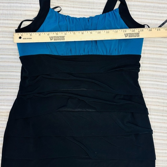 Enfocus Studio Black and Blue Strapless Ruched Cocktail Dress, size 10 - Picture 4 of 9